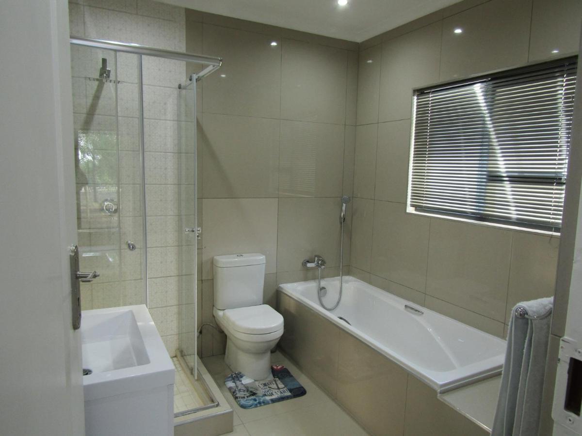 Pafuri Gate Guesthouse Mabiligwe Экстерьер фото